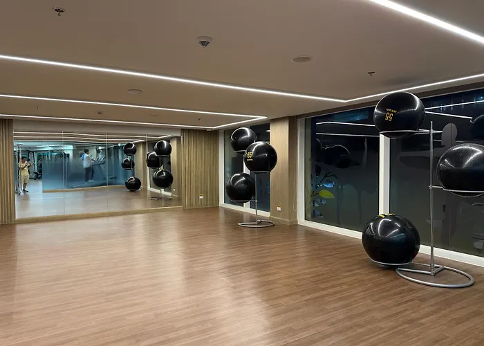 Modern Cozy 1br Next To Okada Casino Airsports Moa *